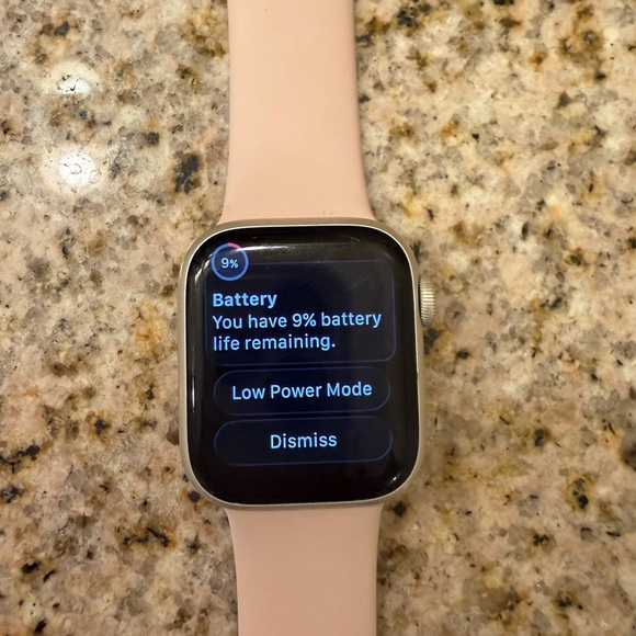 Apple Watch Series 7 starlight - Picture 1 of 5